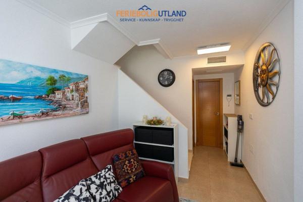 Chalet adosado en calle Llanterners photo 4