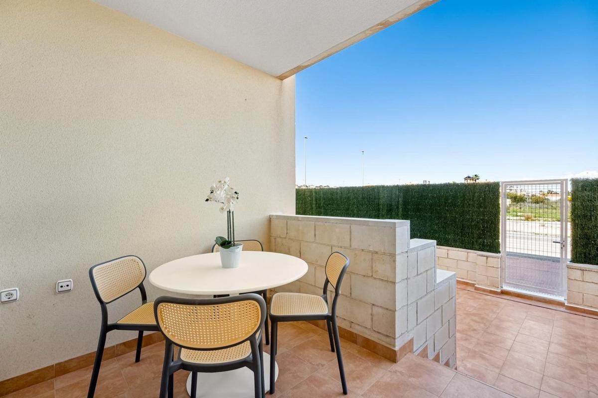 Venta de piso en Barrio Lomas de Cabo Roig, Orihuela
 photo 2
