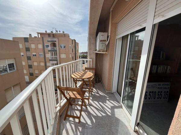 Sprzedaż mieszkania w Calle San Sebastián, 46, Torrevieja
 photo 1