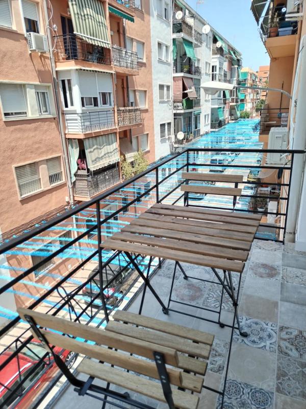 Продажа квартиры на Calle Angel Celdran Carratala, Аликанте / Алакант
photo 1