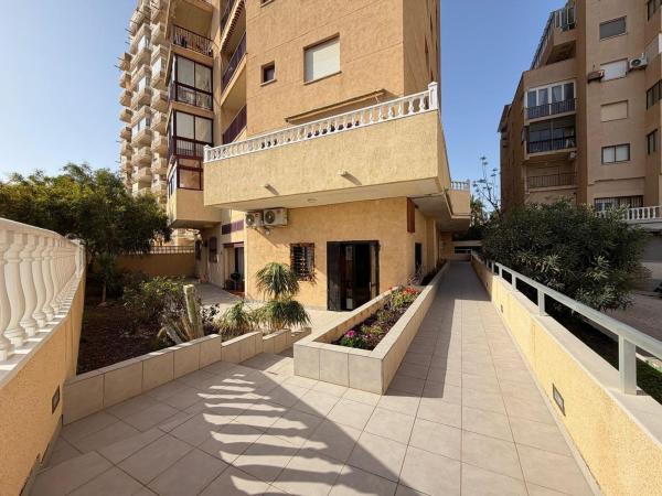Local en calle Huesca photo 3