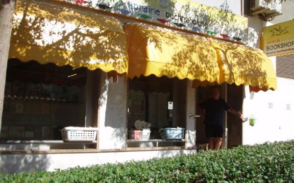 Local en calle Oscar Espla photo 1