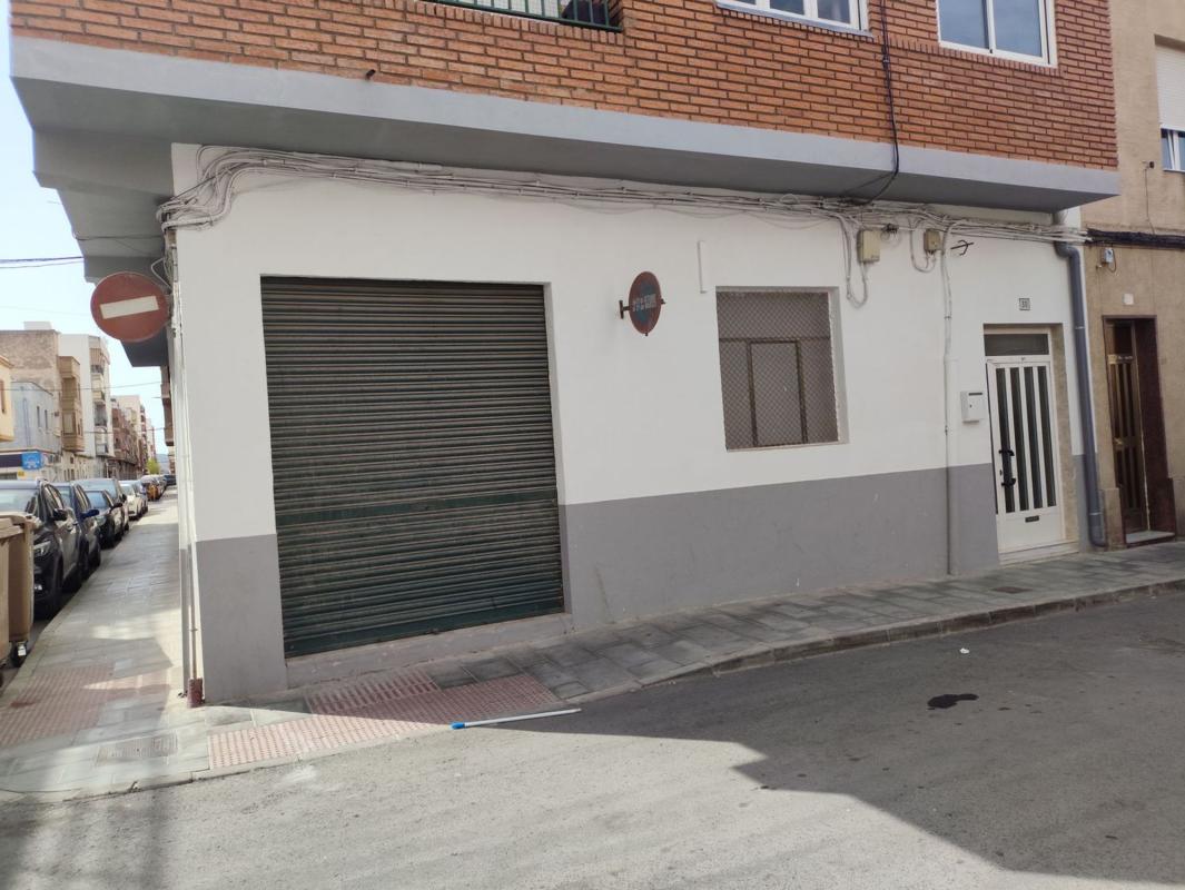 Propiedades en venta y alquiler en España photo 1