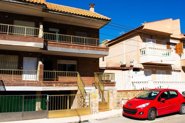 Chalet pareado en calle Caleta, 26 thumbnail 1