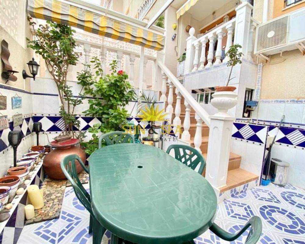 Sale of independent chalet in Barrio Torreblanca, Torrevieja
photo 3