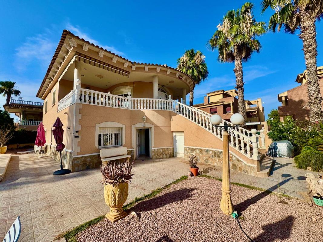 Sale of independent chalet in Benferri, Benferri
photo 1