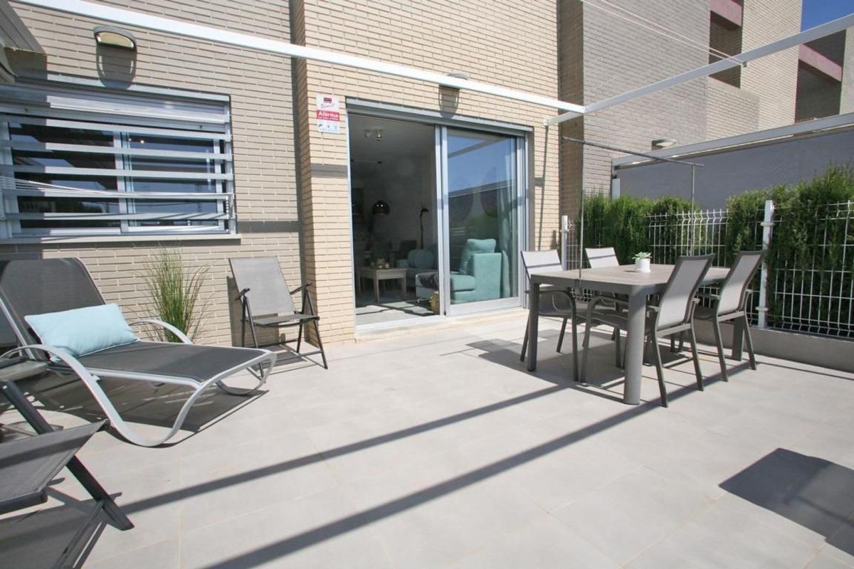 Venta de chalet independiente en Calle Fuerteventura, 51, Torrevieja
 photo 3