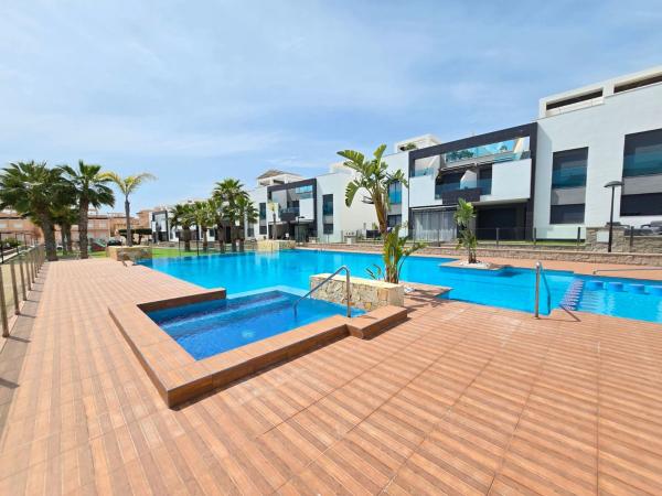 Sale of flat in Calle Txacolina, 116, Torrevieja
 photo 1