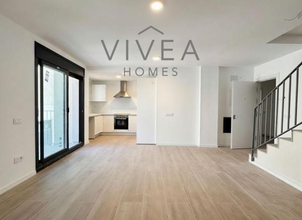 Duplex en venta en Calle Linné, 5, Terrassa thumbnail 1