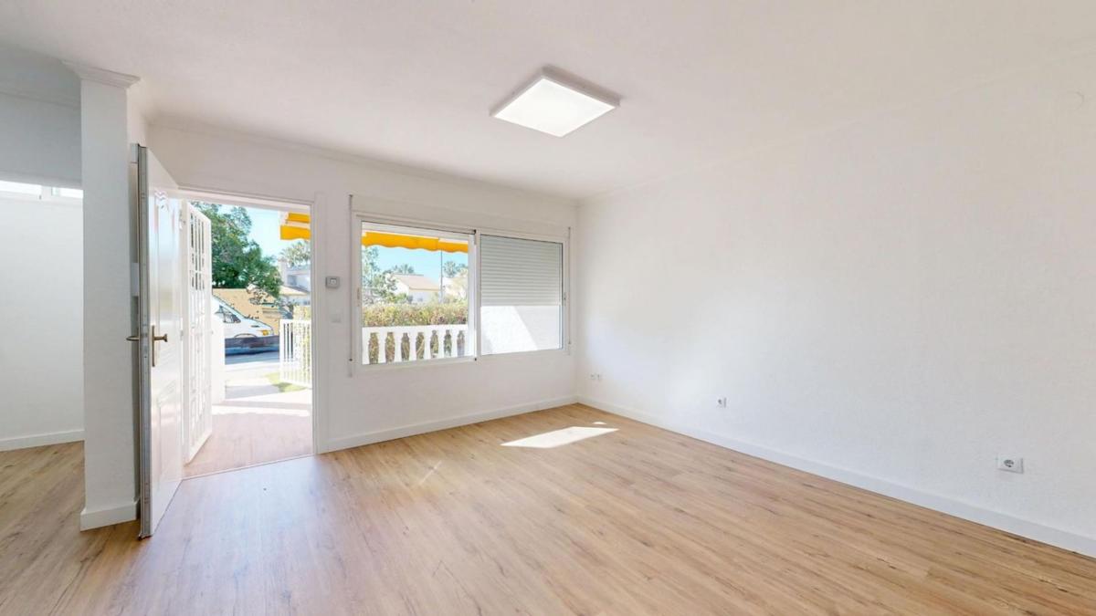 Продажа отдельного шале в  Barrio Villamartín, Ориуэла photo 2