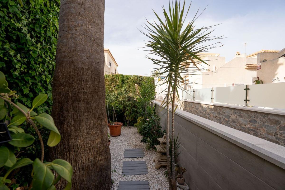 Properties for sale and rent in Spain photo 3