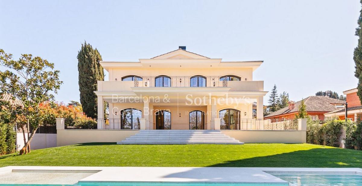 Продажа отдельного шале в  Calle Sant Casimir, 10, Сант-Кугат-дель-Вальес photo 2
