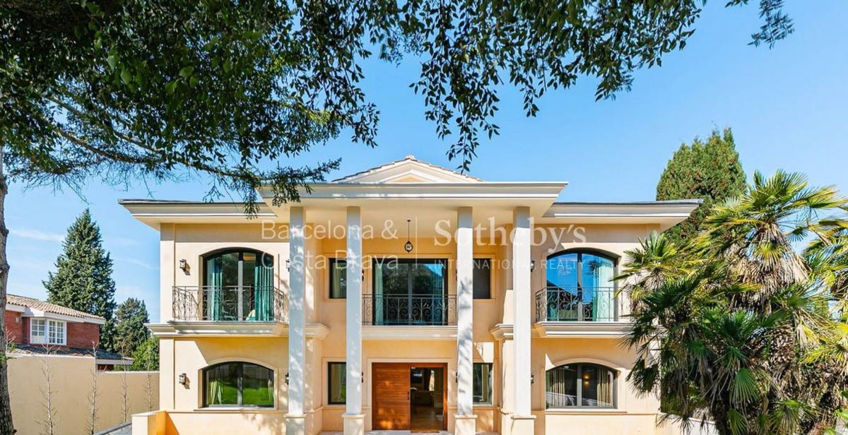 Продажа отдельного шале в  Calle Sant Casimir, 10, Сант-Кугат-дель-Вальес photo 4