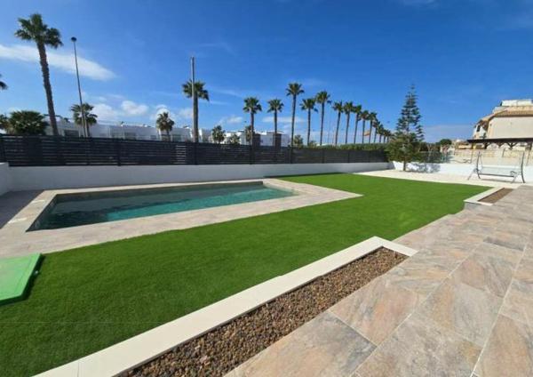 Promocja Villa Twin nowe budownictwo w Torrevieja thumbnail 1