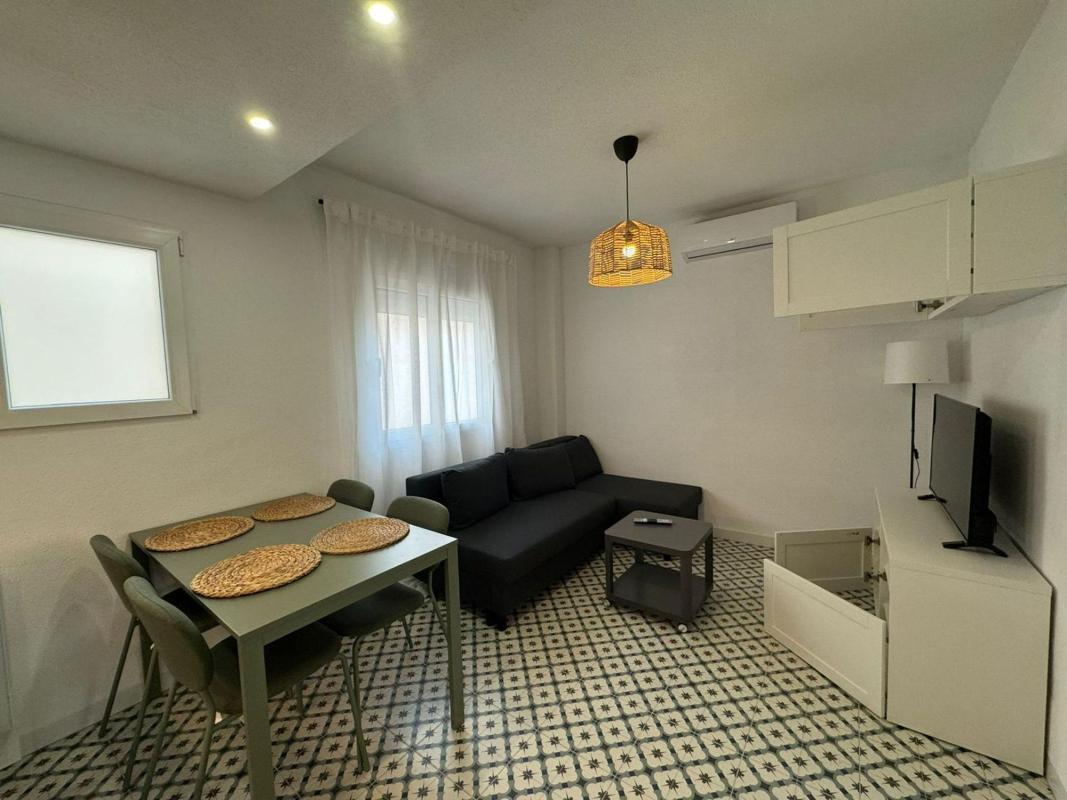 Sale of apartment in Calle Ramón Gallud, 212, Torrevieja
 photo 2