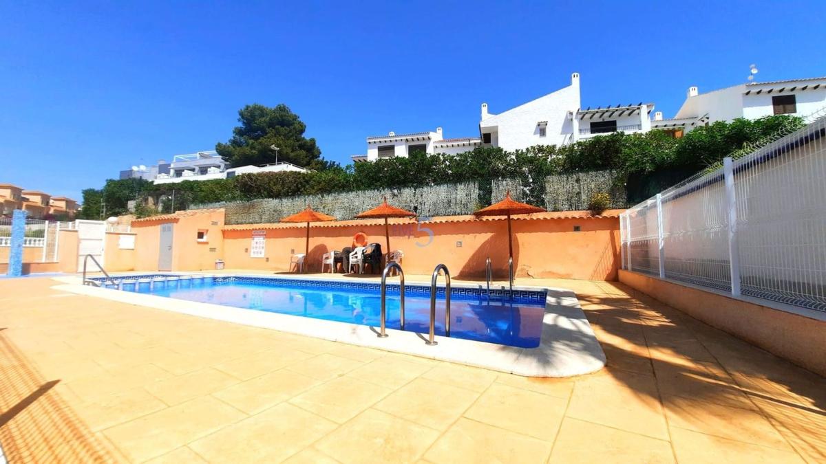 Продажа отдельного шале в Barrio Playa Flamenca, Ориуэла photo 2