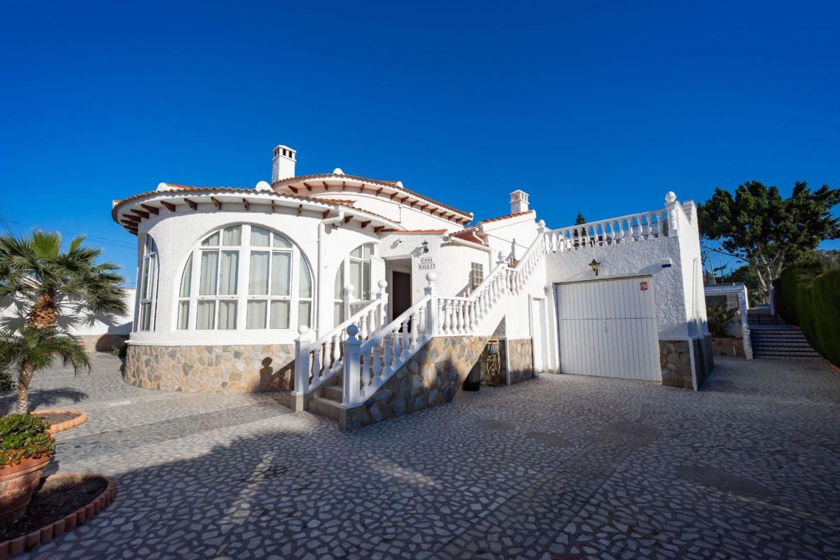 Sale of independent chalet in Centro, Rojales
photo 2