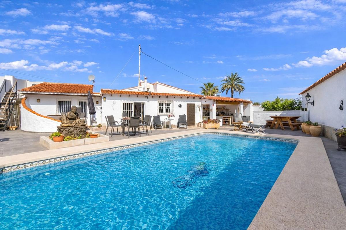Sale of independent chalet in L'Albir, Alfaz del Pi
photo 1