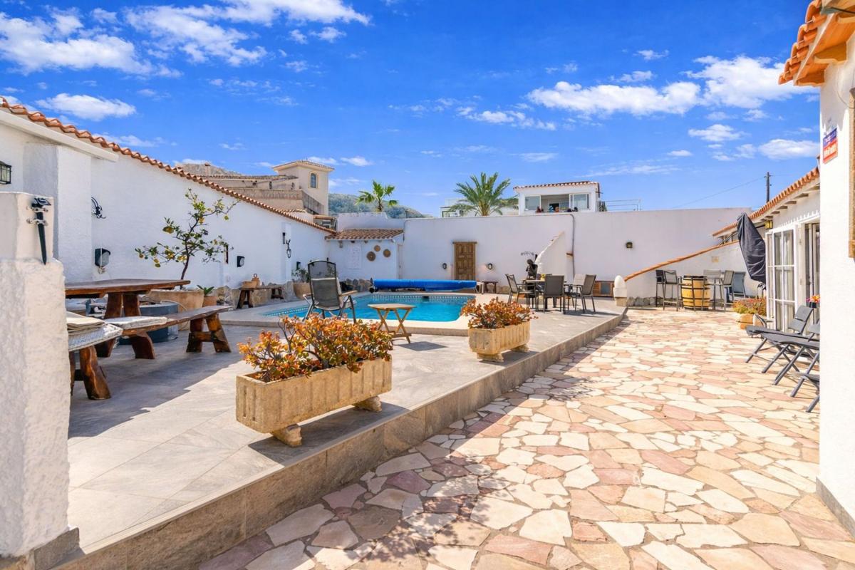 Sale of independent chalet in L'Albir, Alfaz del Pi
photo 2