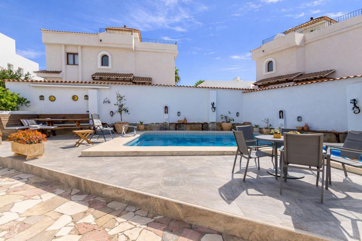 Sale of independent chalet in L'Albir, Alfaz del Pi
photo 4