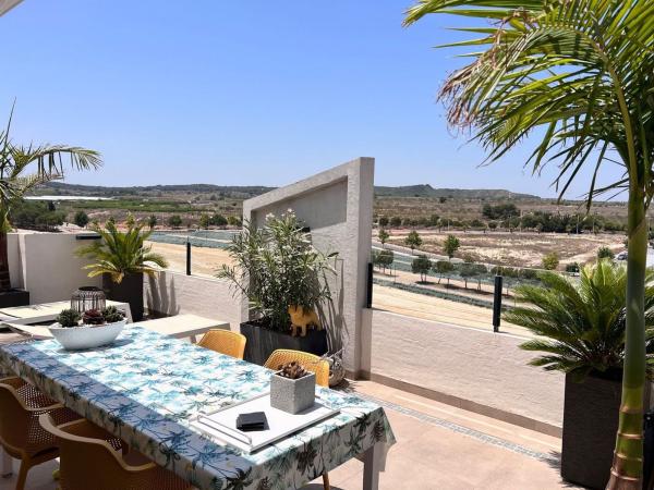 Venta de piso en Centro, San Miguel de Salinas
thumbnail 2