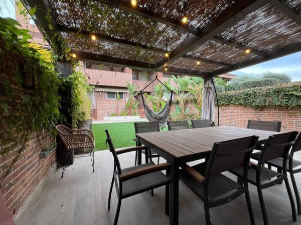 Chalet adosado en calle del Jilguero, 2 thumbnail 1