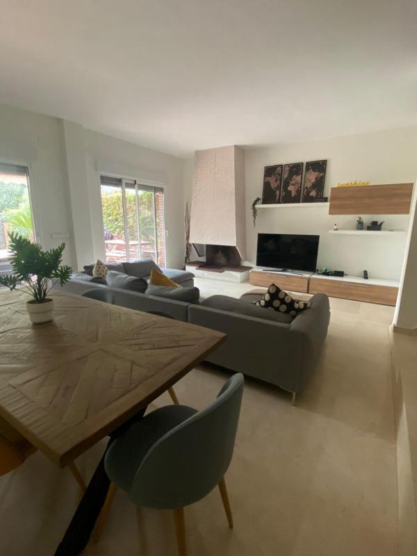 Sale of townhouse in Calle del Jilguero, 2 , Alicante photo 4