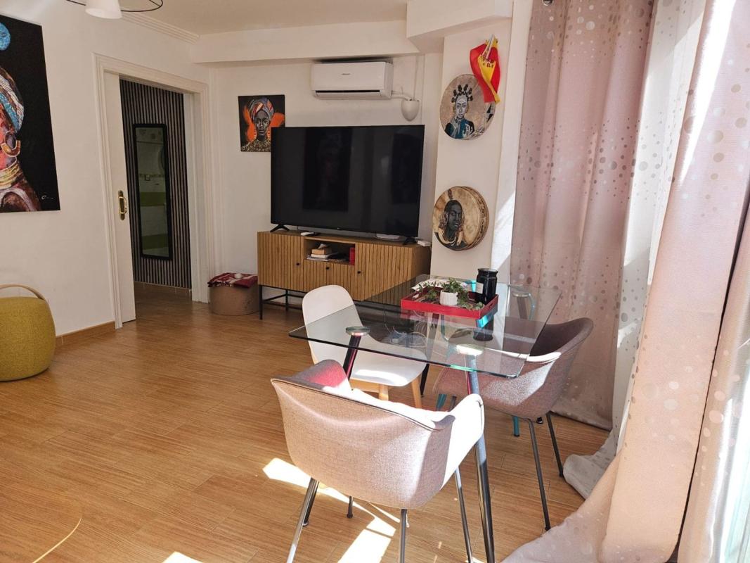 Venta de piso en Avenida Benito Perez Galdos, Alicante / Alacant
photo 2