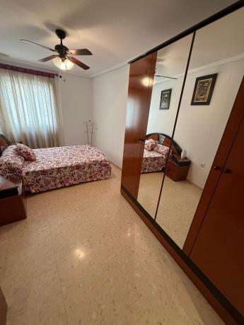 Sprzedaż mieszkania w Barrio San Crispín, Elche / Elx
 photo 4