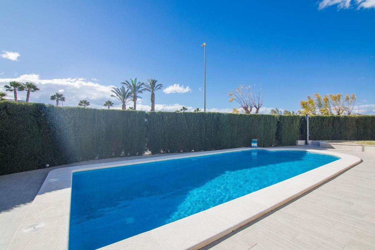 Venta de chalet independiente en Avenida del Mediterráneo, Monforte del Cid
 photo 3