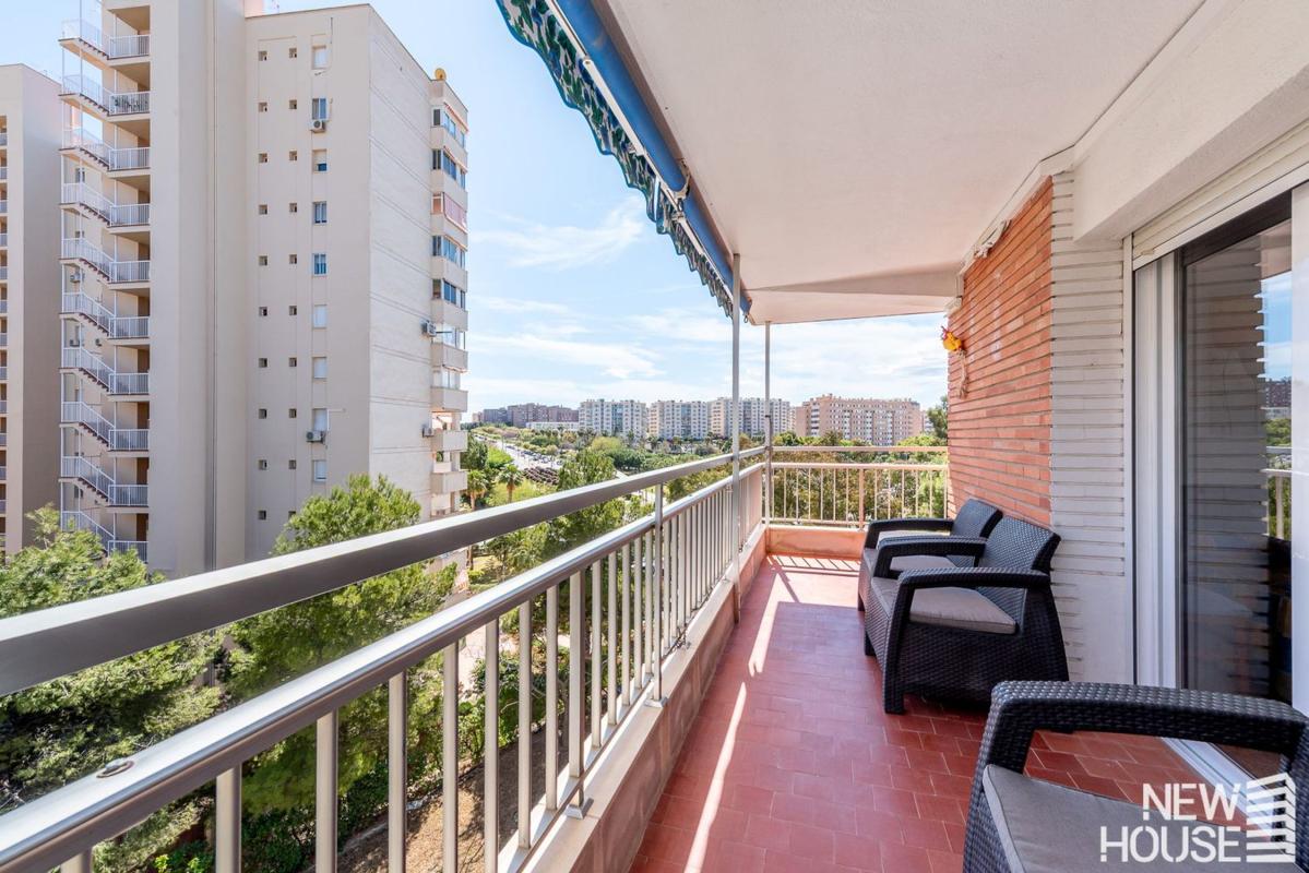 Sale of apartment in Avenida Bruselas, 16, Alicante
photo 1