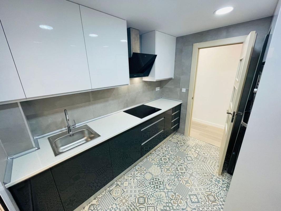 Venta de piso en Calle de la Virgen del Socorro, Alicante / Alacant
photo 4