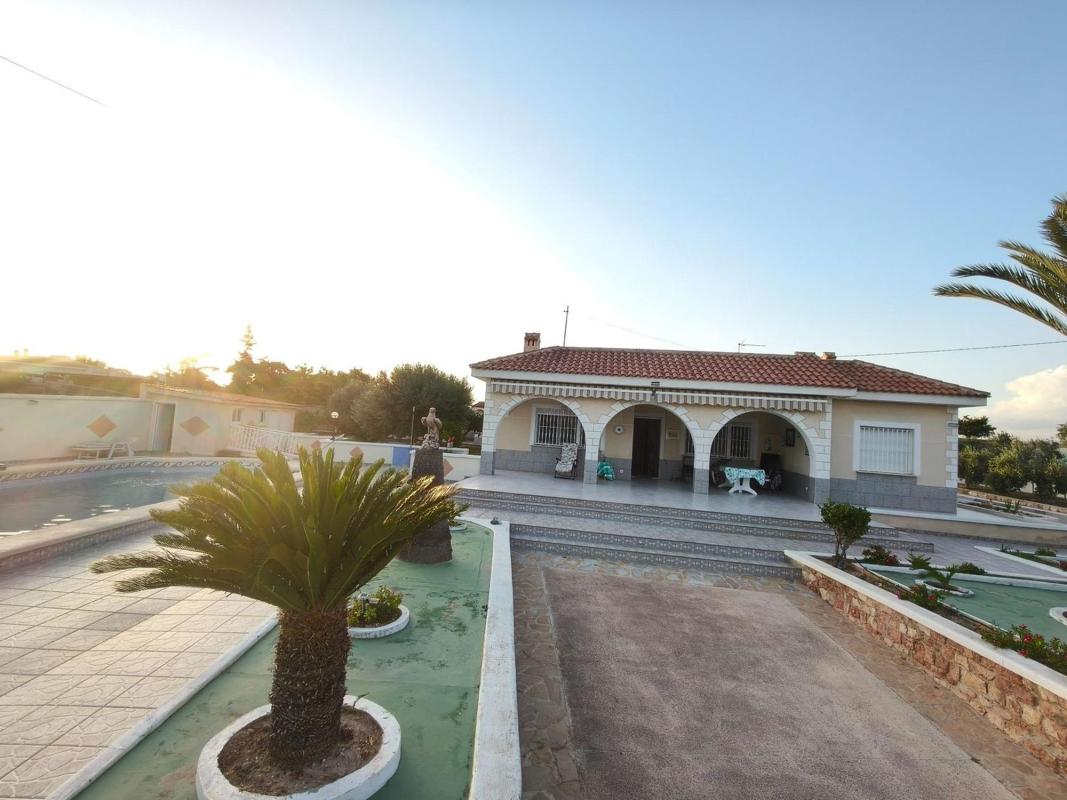 Sprzedaż niezależnego domku jednorodzinnego w  El Altet - Balsares, Elche / Elx photo 5