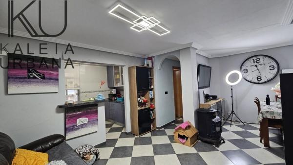Продажа квартиры на Calle Enrique Pérez Cascales, Аликанте / Алакант
 photo 2
