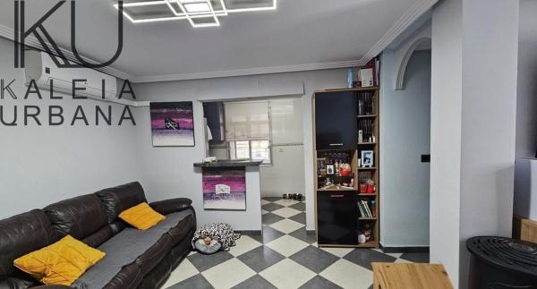 Продажа квартиры на Calle Enrique Pérez Cascales, Аликанте / Алакант
 photo 3