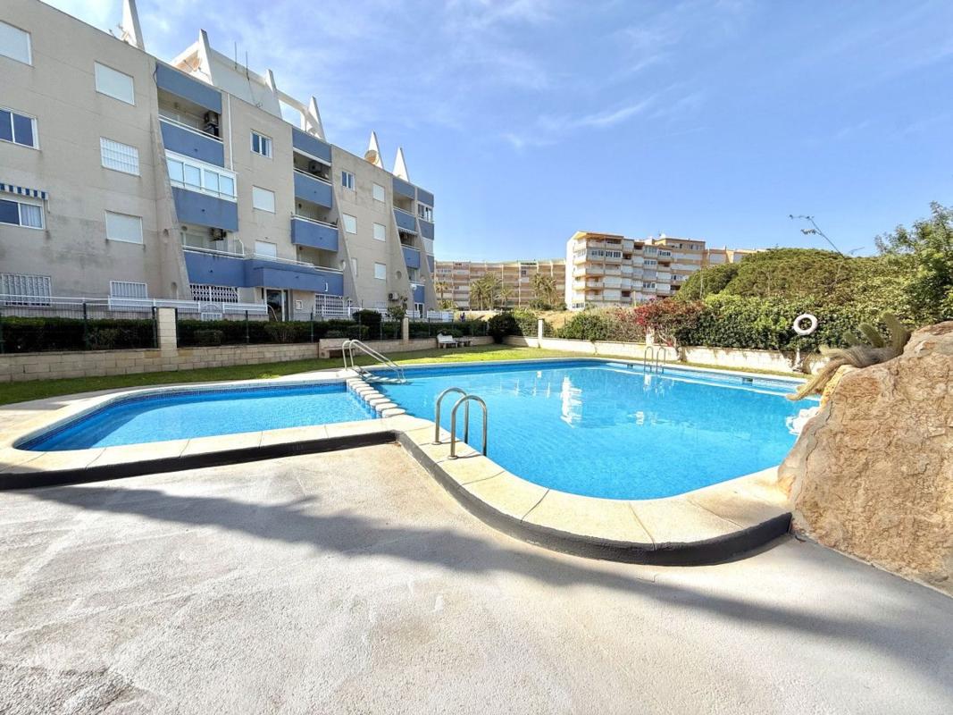 Sprzedaż mieszkania w Calle Adriano, Torrevieja
photo 1