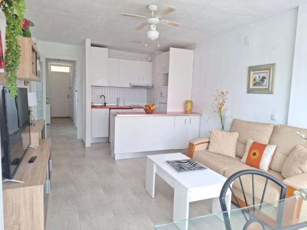 Sale of flat in Calle de Londres, Benidorm
 photo 4