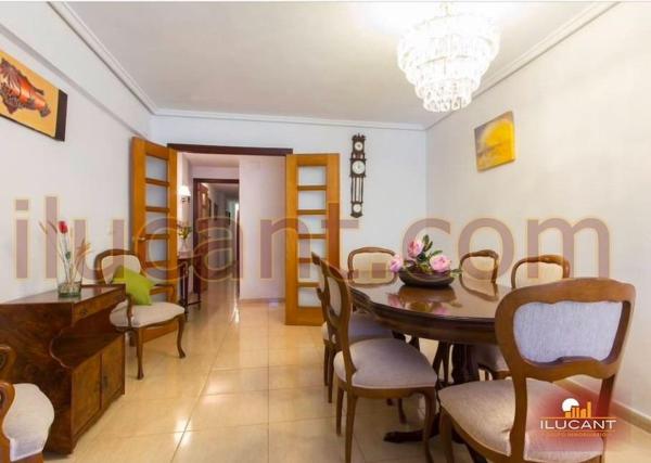 Sale of flat in Barrio Raval Roig-Virgen del Socorro, Alicante
 photo 1