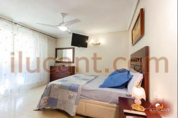 Sale of flat in Barrio Raval Roig-Virgen del Socorro, Alicante
 photo 3