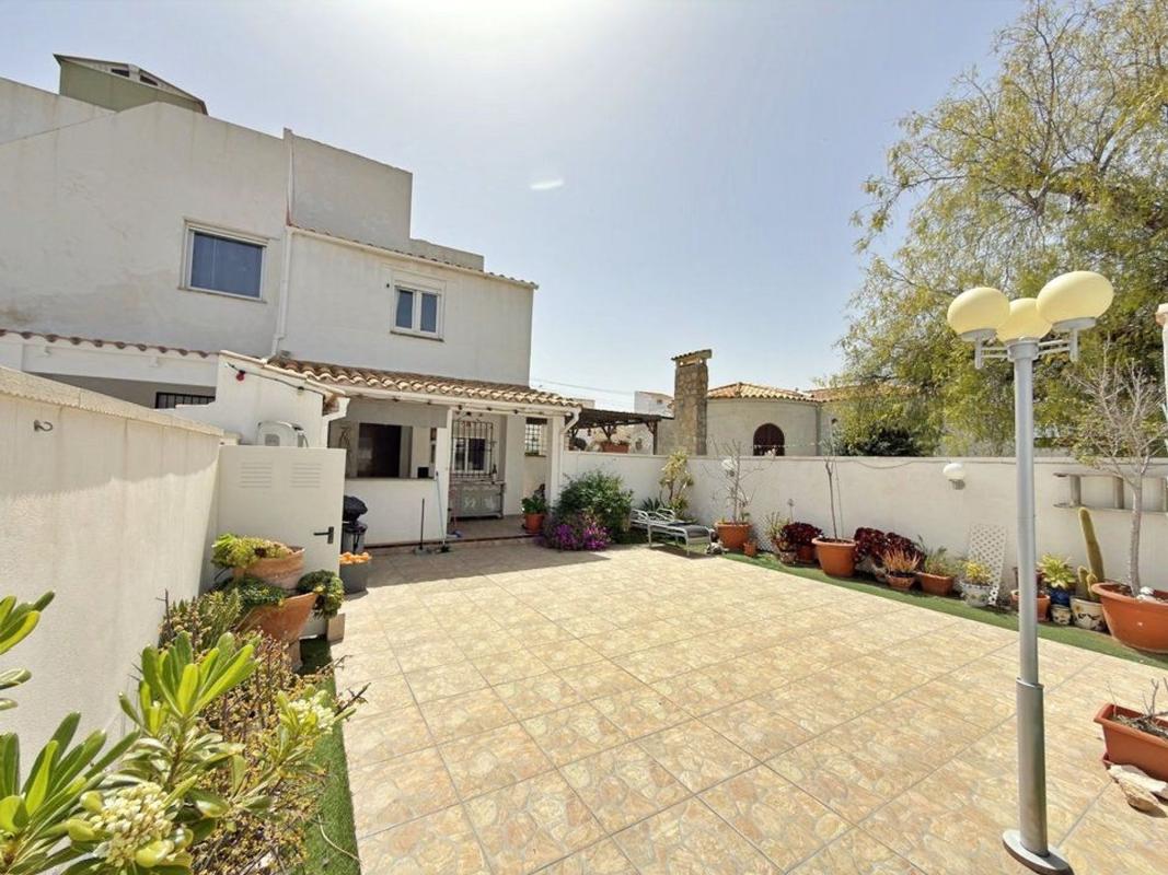 Venta de chalet adosado en Calle Prto.Sal V. Costa s/n , Orihuela photo 4