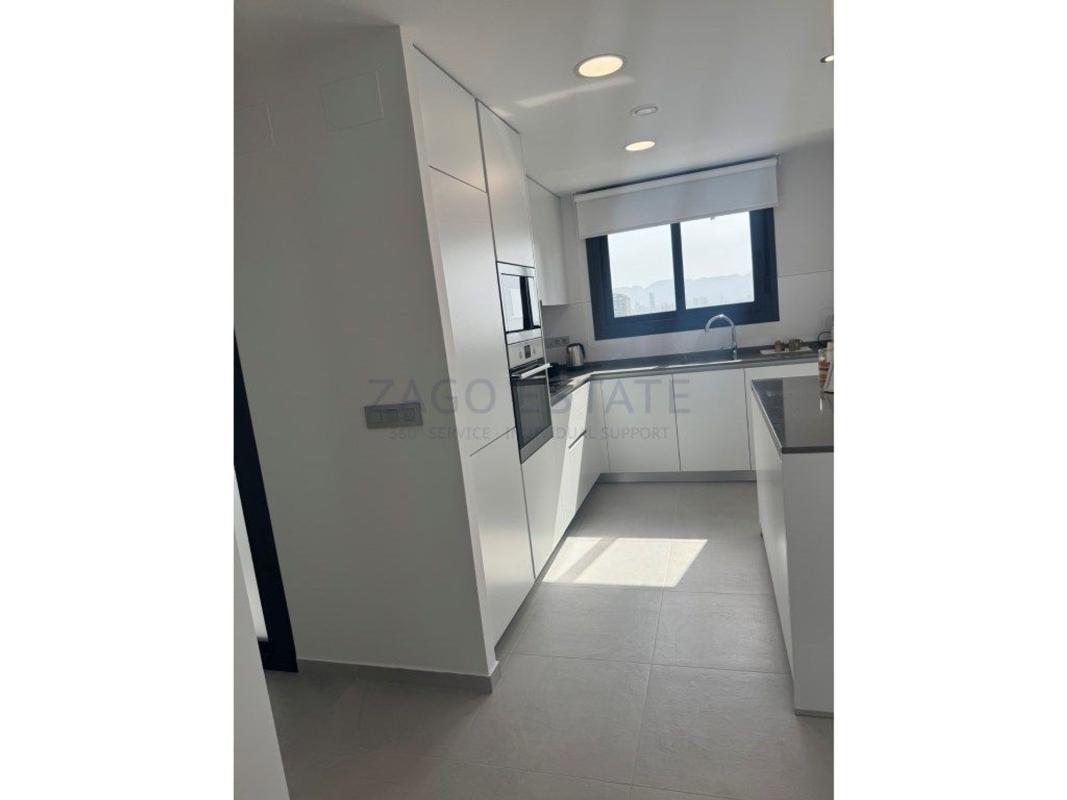 Продажа квартиры на Calle Presidente Adolfo Suárez, Бенидорм
photo 2