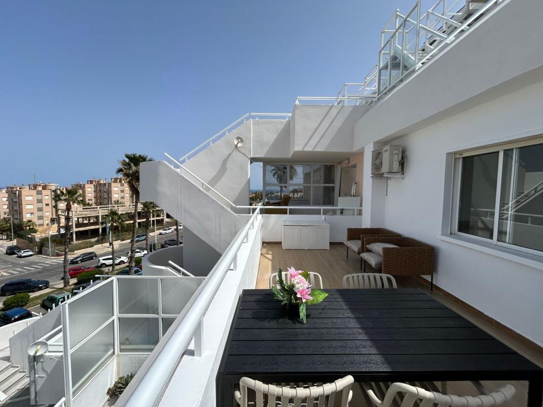 Sale of apartment in Calle Zeus, Torrevieja
photo 2