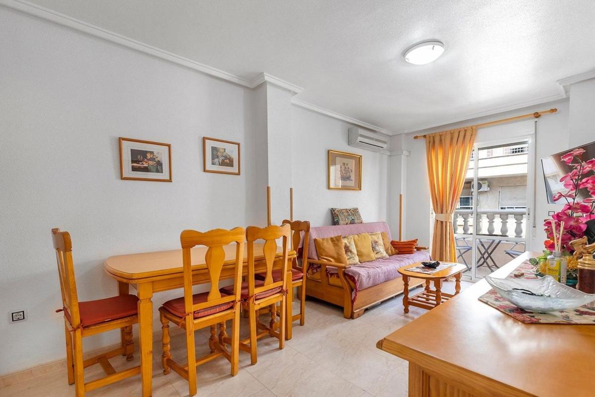 Sale of apartment in Calle la Loma, 36, Torrevieja
 photo 3