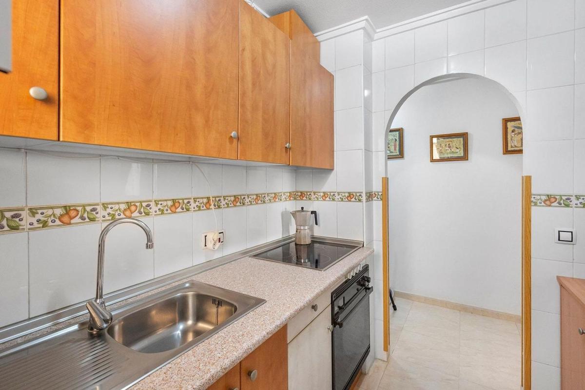 Sale of apartment in Calle la Loma, 36, Torrevieja
 photo 5
