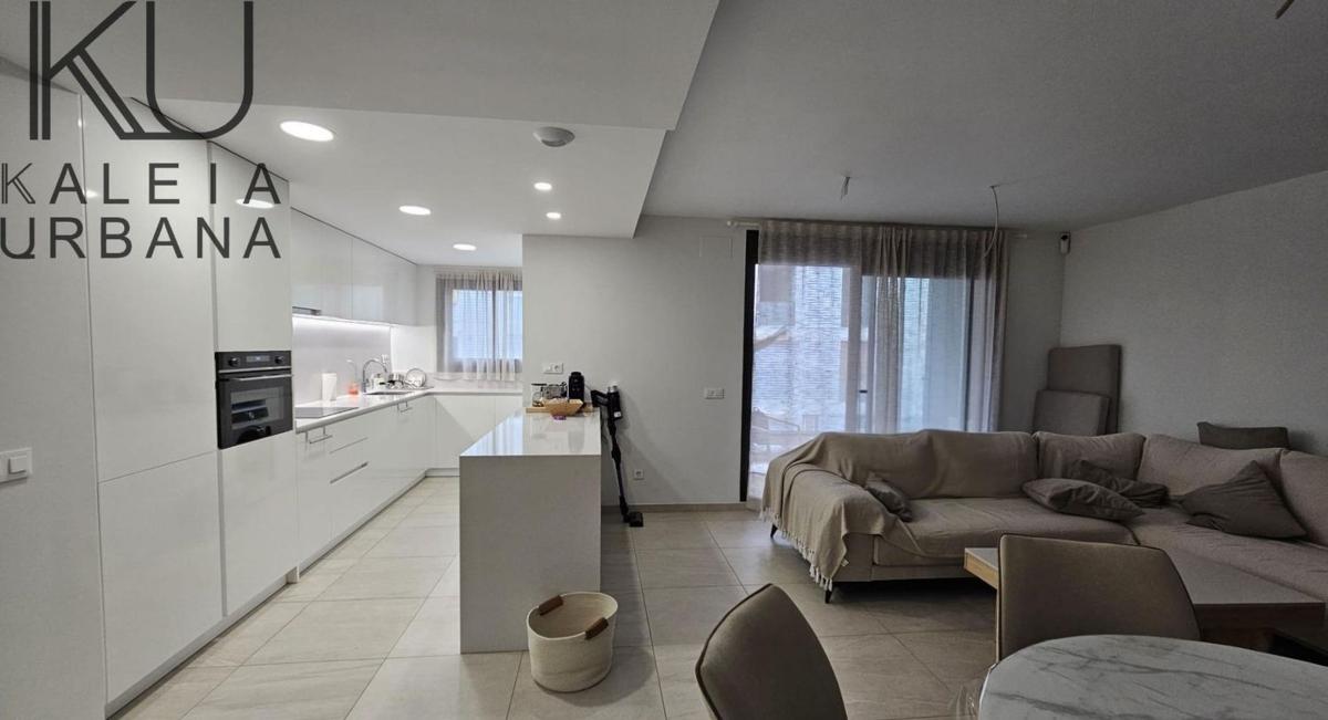 Venta de piso en Calle Bailarín José Espadero, Alicante / Alacant
 photo 3