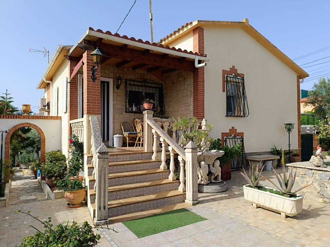 Venta de chalet independiente en Barranco Hondo, La Nucia
photo 2