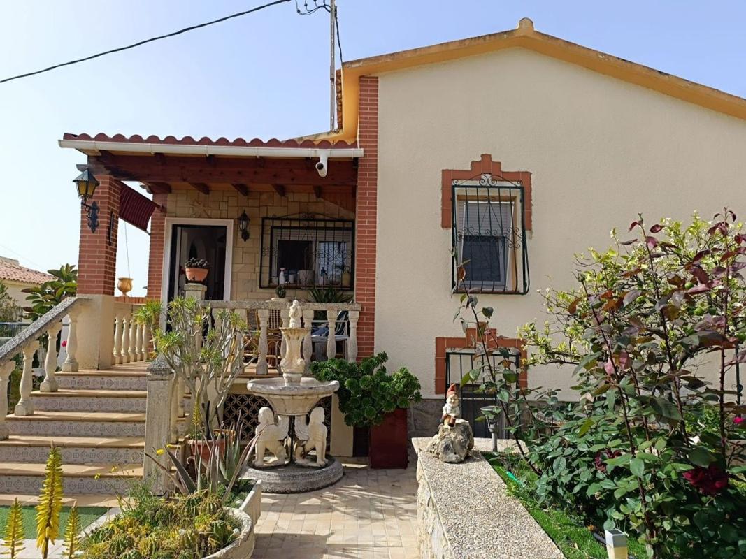 Venta de chalet independiente en Barranco Hondo, La Nucia
photo 3