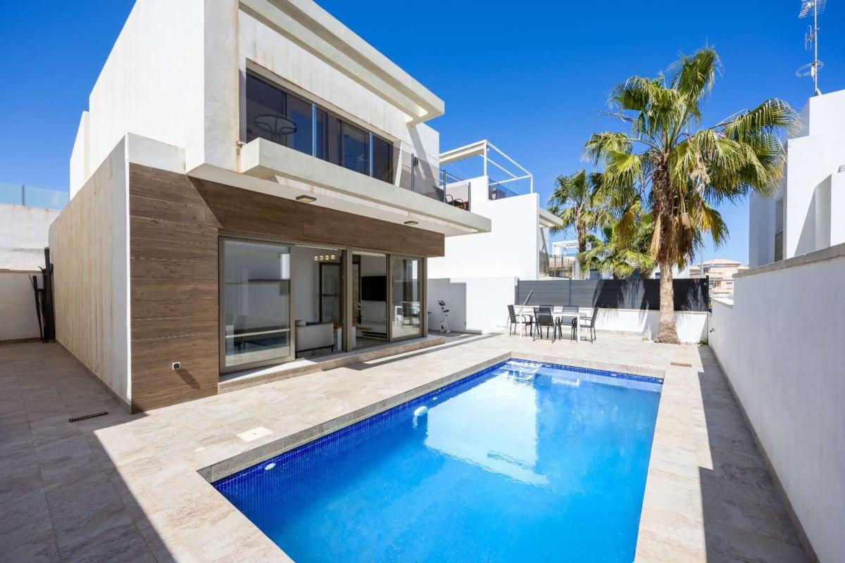 Venta de chalet independiente en Barrio Villamartín, Orihuela
photo 1