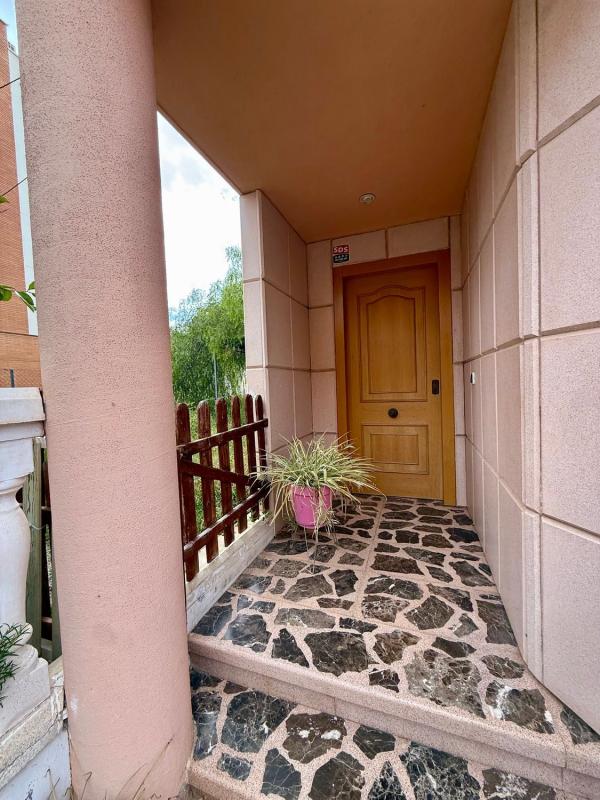 Sprzedaż niezależnego domku jednorodzinnego w  Calle Universo, 24, Elda photo 3