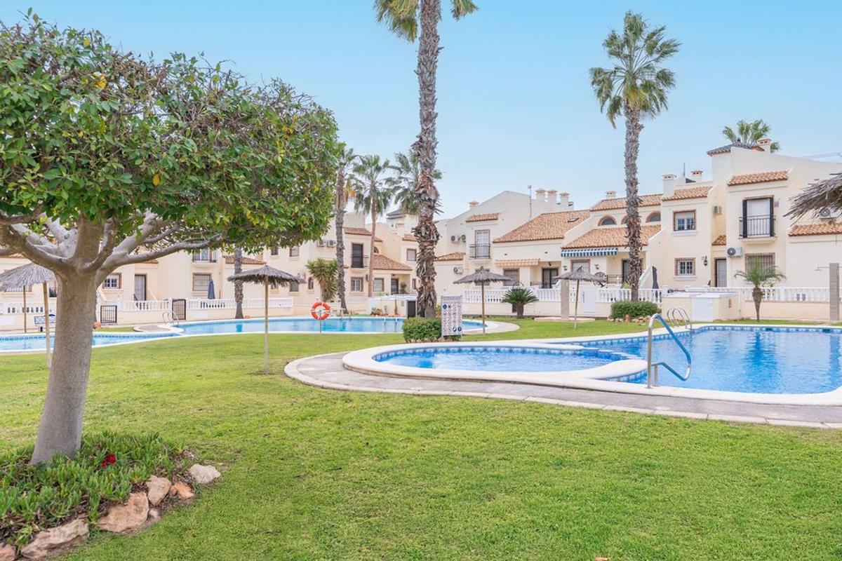 Venta de piso en J-1 P FLAMENCA NORTE, Orihuela
 photo 2